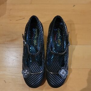 NWOB Irregular Choice Parakeet Black T-strap Shoes 8